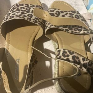 Soda Leopard Platforms